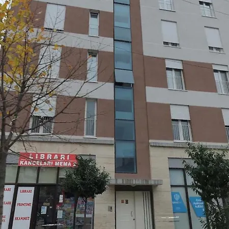 Alloggio Komuna E Parisit Apartment
