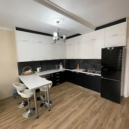 Apartment Alloggio Komuna E Parisit Tirana